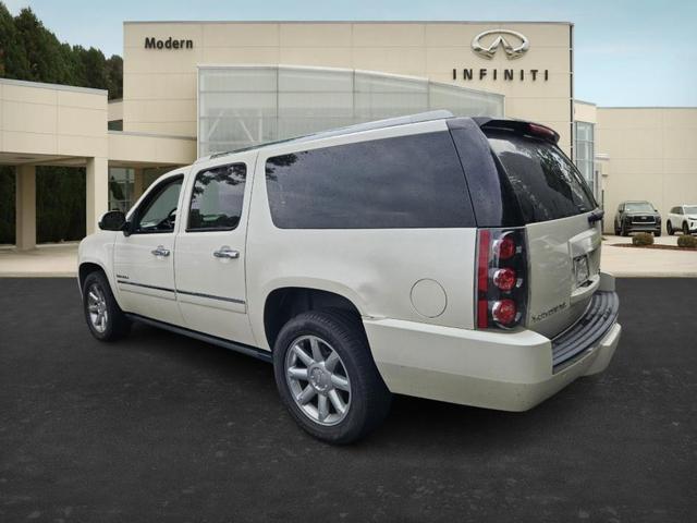 Photo of 2014 White GMC Yukon XL
