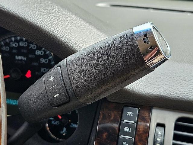 Photo of 2014 White GMC Yukon XL
