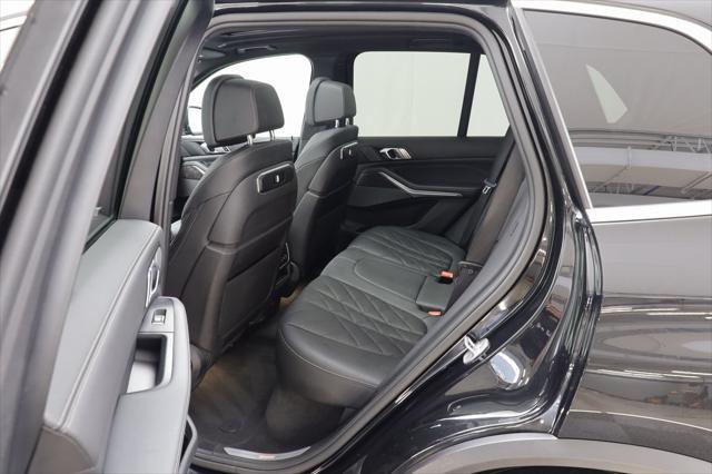 Photo of 2024 Black Sapphire Metallic BMW X5