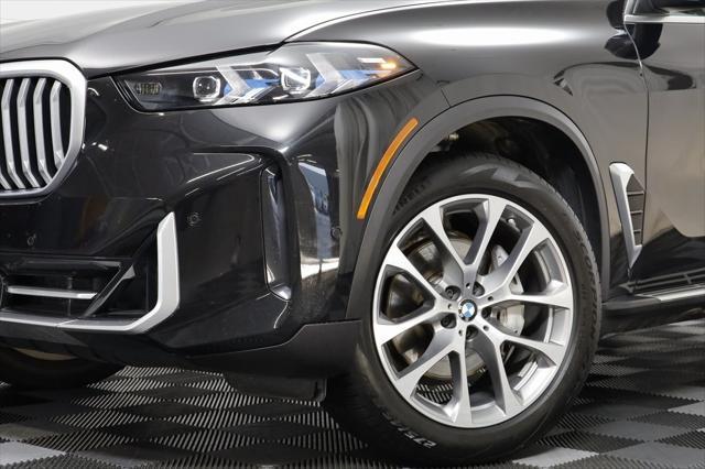 Photo of 2024 Black Sapphire Metallic BMW X5