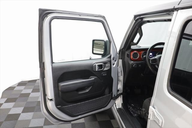 Photo of 2023 Silver Zynith Clearcoat Jeep Wrangler