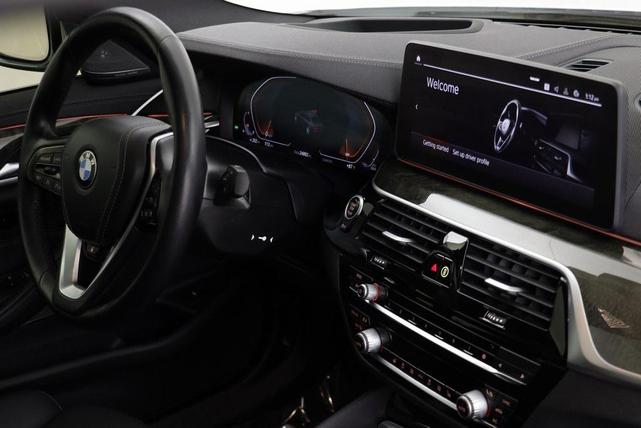 Photo of 2022 Alpine White BMW 530