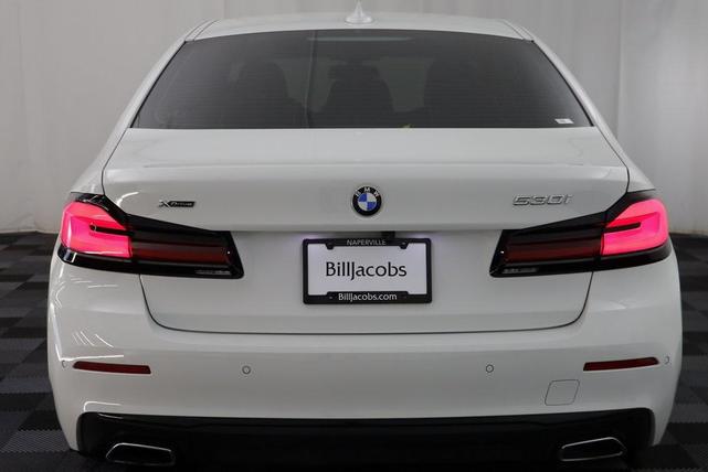 Photo of 2022 Alpine White BMW 530