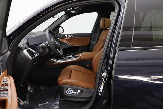 Photo of 2026 Carbon Black Metallic BMW X7
