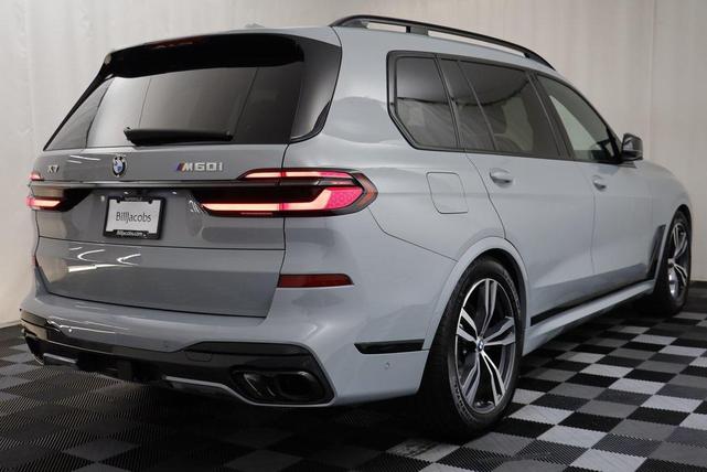 Photo of 2025 Brooklyn Grey Metallic BMW X7