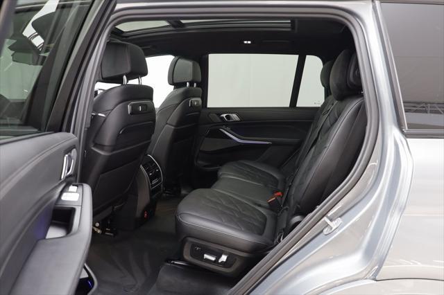 Photo of 2023 Skyscraper Grey Metallic BMW X7