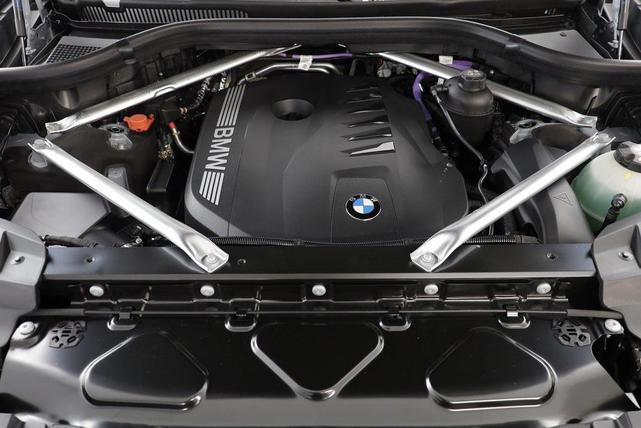 Photo of 2026 Brooklyn Grey Metallic BMW X7