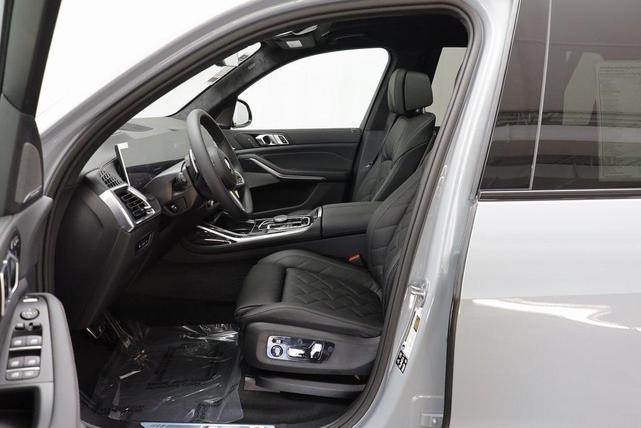 Photo of 2026 Brooklyn Grey Metallic BMW X7