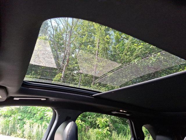 Photo of 2019 Agate Black Metallic Ford Edge