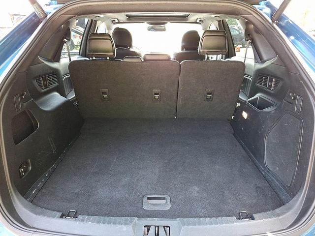 Photo of 2019 Agate Black Metallic Ford Edge