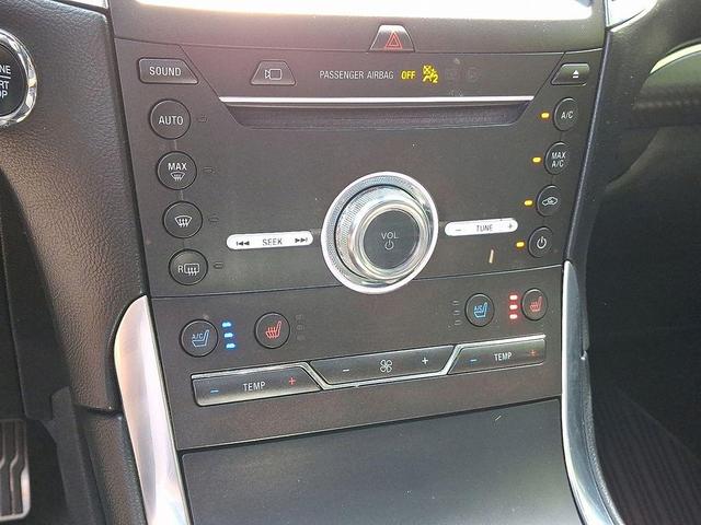 Photo of 2019 Agate Black Metallic Ford Edge