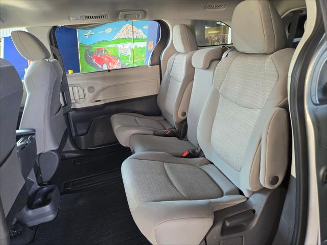 Photo of 2021 Celestial Silver Metallic Toyota Sienna