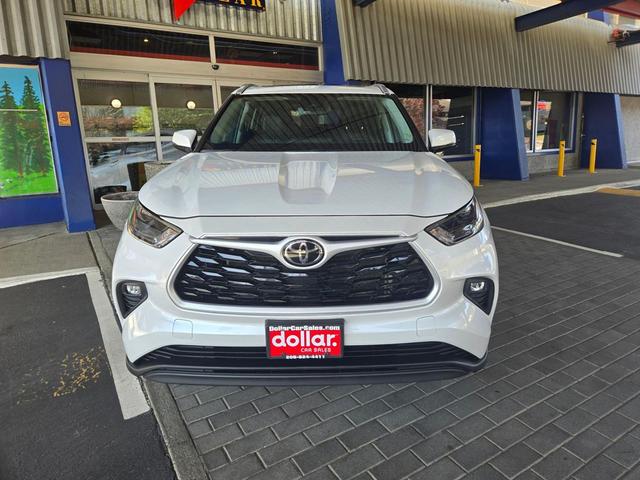 Photo of 2023 Wind Chill Pearl Toyota Highlander