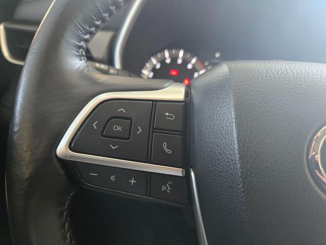 Photo of 2023 Wind Chill Pearl Toyota Highlander