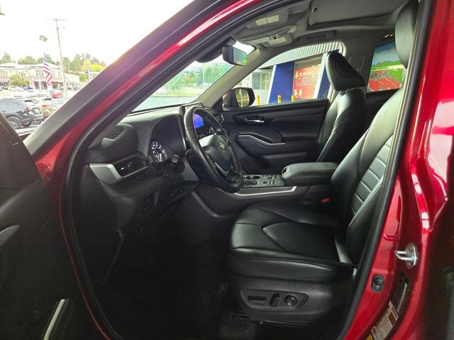 Photo of 2024 Ruby Flare Pearl Toyota Highlander