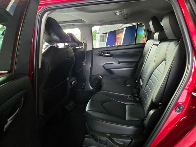 Photo of 2024 Ruby Flare Pearl Toyota Highlander