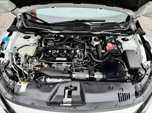 Photo of 2019 Platinum White Pearl Honda Civic Si