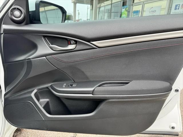 Photo of 2019 Platinum White Pearl Honda Civic Si
