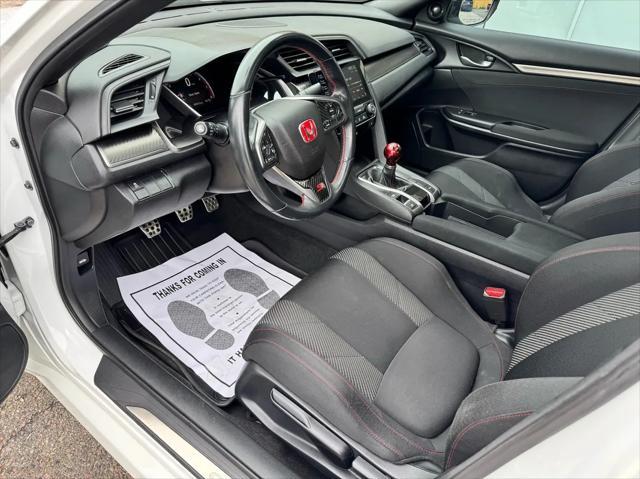 Photo of 2019 Platinum White Pearl Honda Civic Si