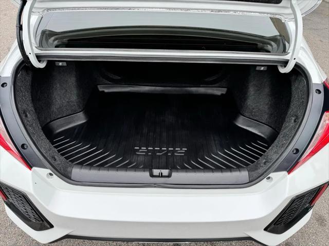 Photo of 2019 Platinum White Pearl Honda Civic Si