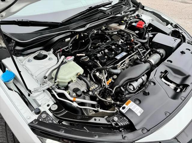 Photo of 2019 Platinum White Pearl Honda Civic Si