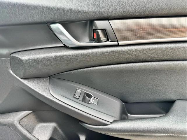 Photo of 2022 Sonic Gray Pearl Honda Accord