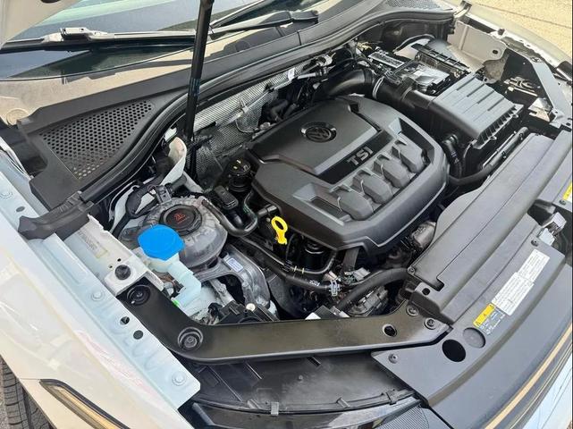 Photo of 2022 White Volkswagen Tiguan