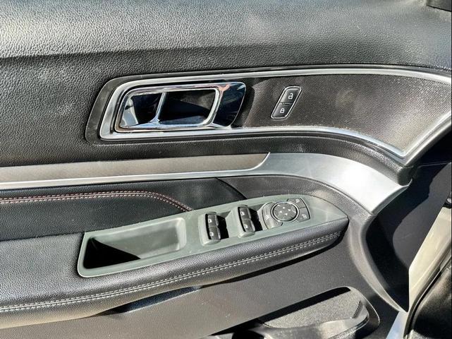 Photo of 2019 Ingot Silver Metallic Ford Explorer