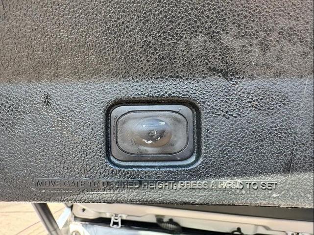 Photo of 2019 Ingot Silver Metallic Ford Explorer
