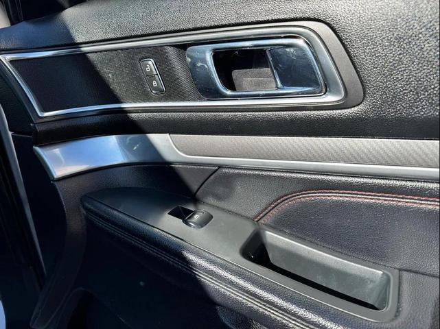 Photo of 2019 Ingot Silver Metallic Ford Explorer