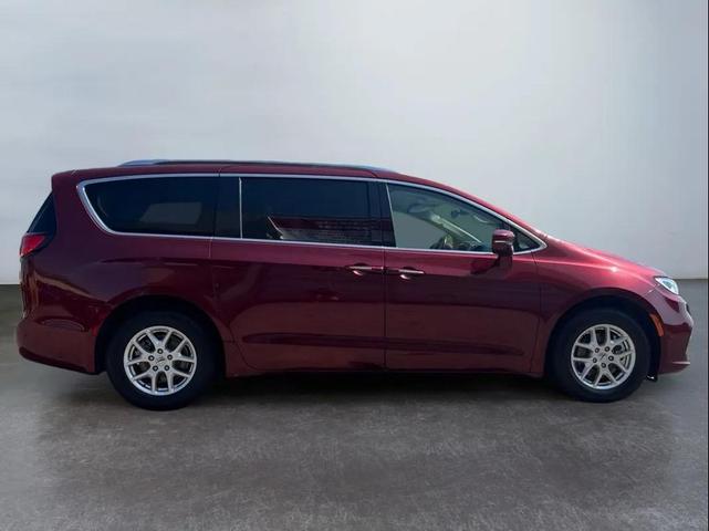 Photo of 2021 Velvet Red Pearlcoat Chrysler Pacifica
