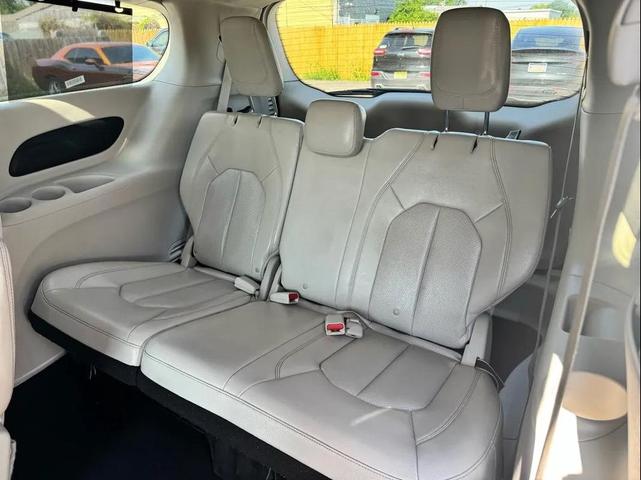 Photo of 2021 Velvet Red Pearlcoat Chrysler Pacifica