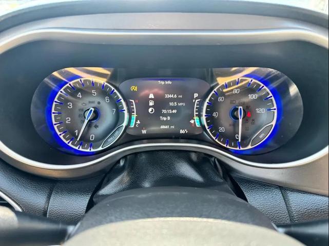 Photo of 2021 Velvet Red Pearlcoat Chrysler Pacifica