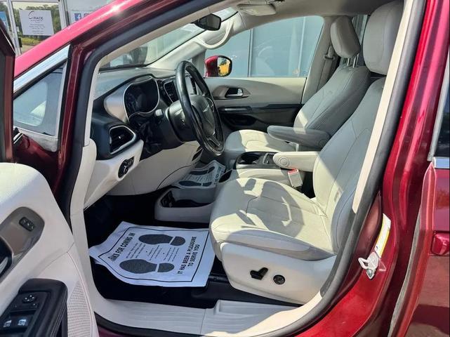 Photo of 2021 Velvet Red Pearlcoat Chrysler Pacifica