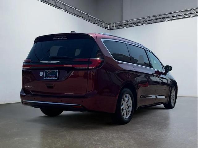 Photo of 2021 Velvet Red Pearlcoat Chrysler Pacifica