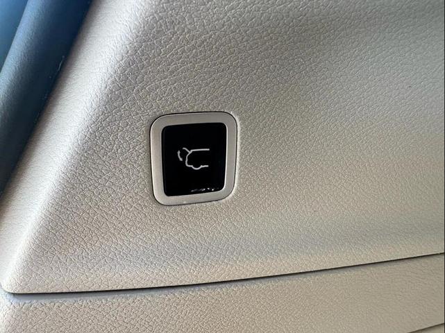 Photo of 2021 Velvet Red Pearlcoat Chrysler Pacifica
