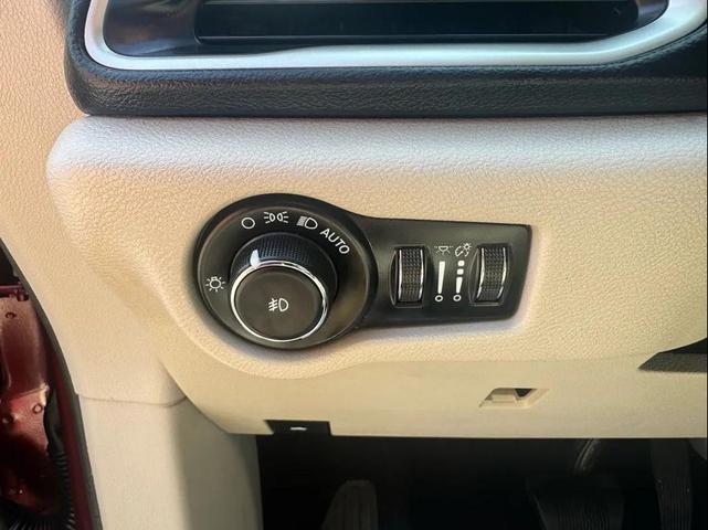 Photo of 2021 Velvet Red Pearlcoat Chrysler Pacifica