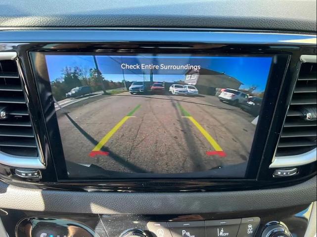 Photo of 2022 Gray Chrysler Pacifica