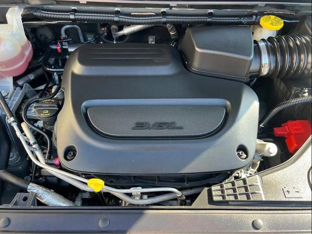 Photo of 2022 Gray Chrysler Pacifica