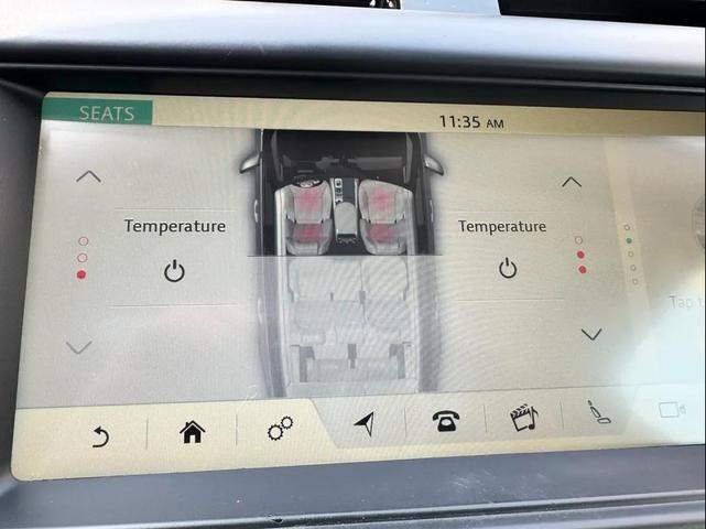 Photo of 2019 White Land Rover Discovery