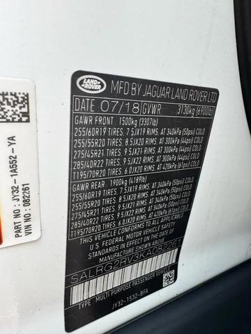 Photo of 2019 White Land Rover Discovery