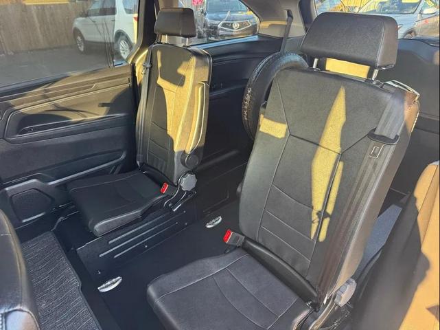 Photo of 2024 Platinum White Pearl Honda Odyssey