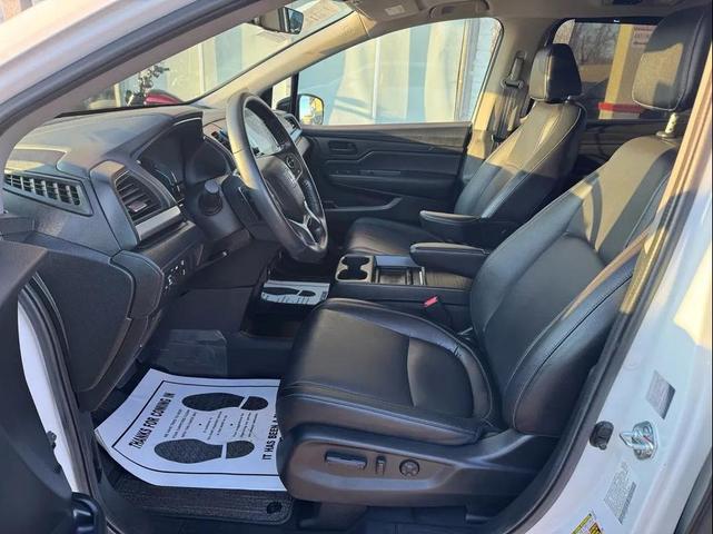 Photo of 2024 Platinum White Pearl Honda Odyssey