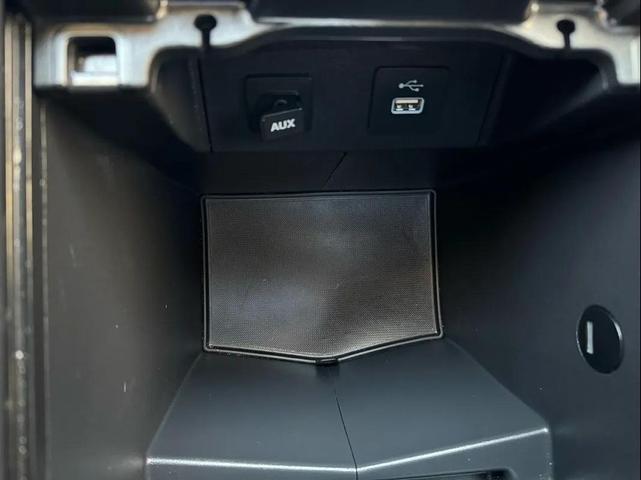 Photo of 2024 Platinum White Pearl Honda Odyssey