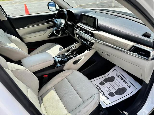 Photo of 2020 Snow White Pearl Kia Telluride