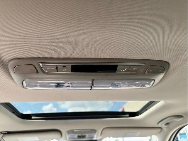 Photo of 2020 Snow White Pearl Kia Telluride