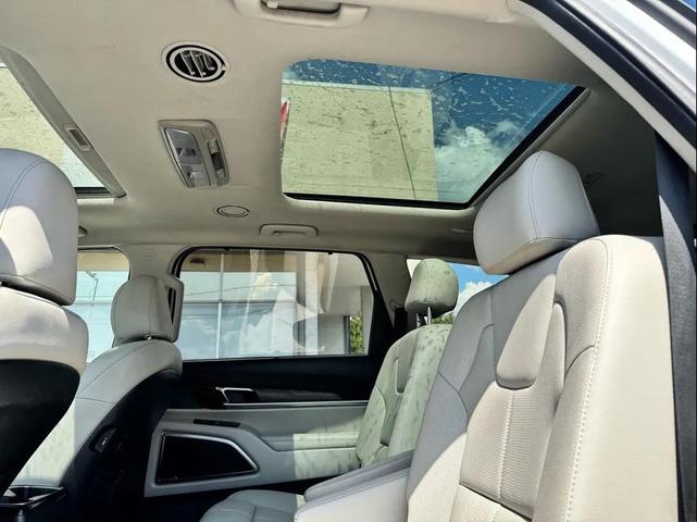 Photo of 2020 Snow White Pearl Kia Telluride