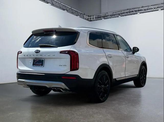 Photo of 2020 Snow White Pearl Kia Telluride