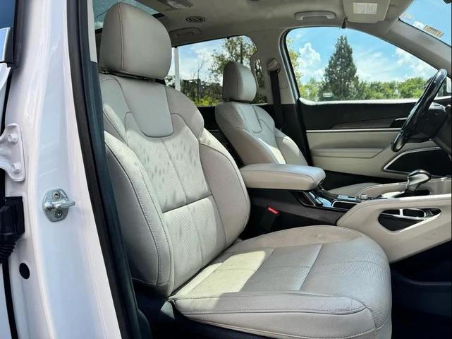Photo of 2020 Snow White Pearl Kia Telluride