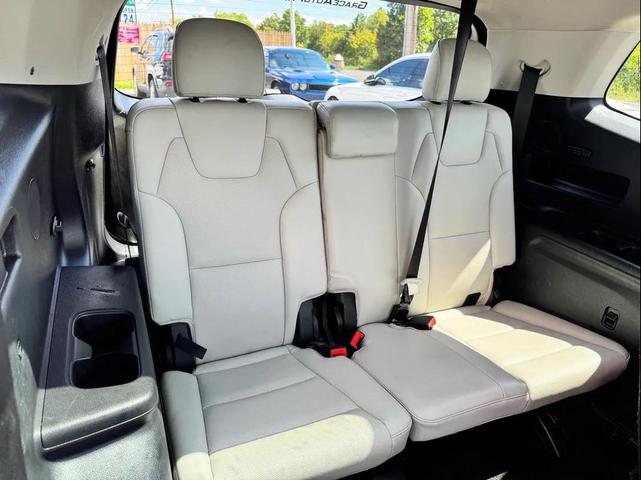 Photo of 2020 Snow White Pearl Kia Telluride